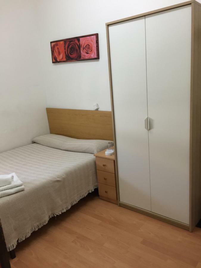 Pension Alberdi Barcelona Exterior foto