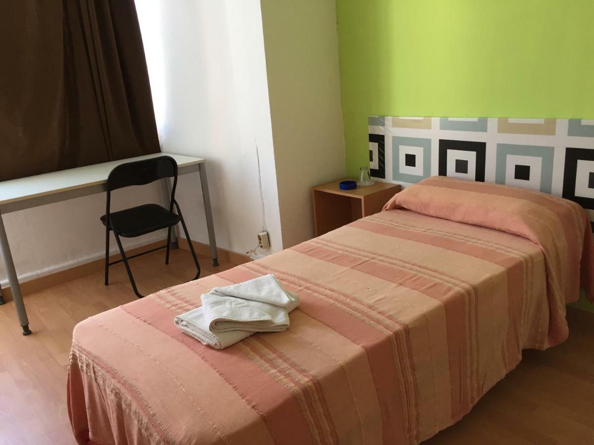 Pension Alberdi Barcelona Exterior foto